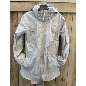 LULULEMON GREY WINDBREAKER